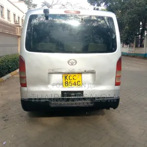 Toyota HiAce 2006 Silver