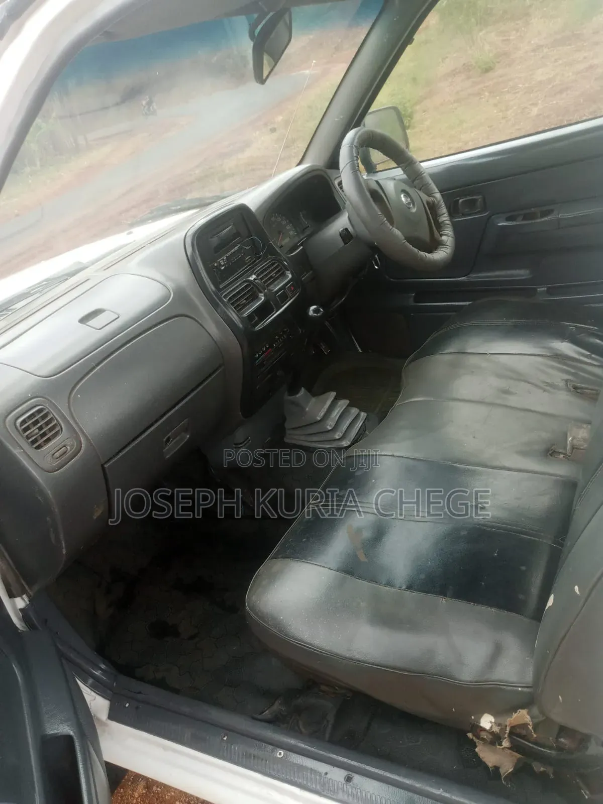 Nissan Hardbody 2004 White