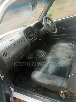 Nissan Hardbody 2004 White