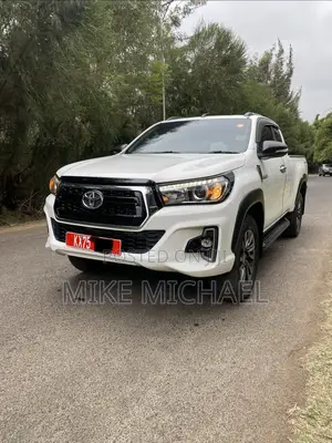 Toyota Hilux Revo Smart Cab Deisel 2.4 RWD 2018 White