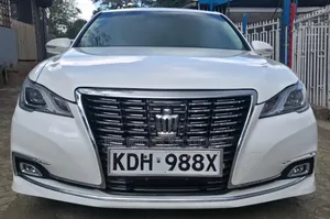 Toyota Crown 2016 Off white