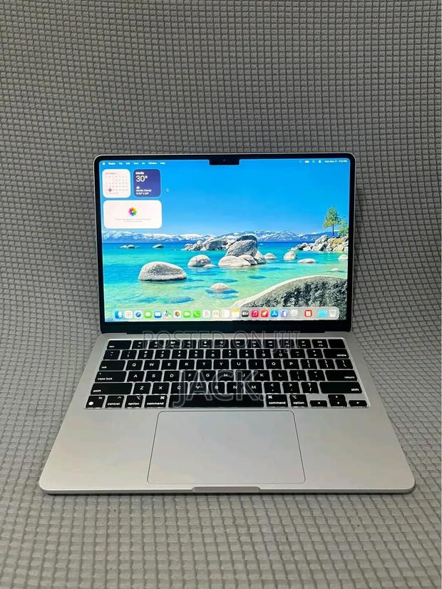 Laptop Apple MacBook Air 2022 M2 16GB Apple M2 SSD 512GB