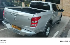 Mitsubishi L200 Double Cab 2.4 181hp 4WD 2016 Silver