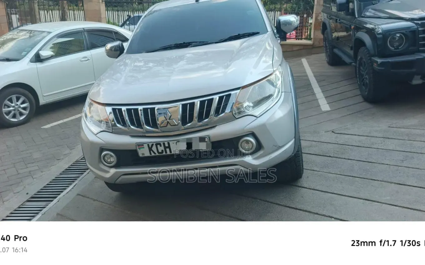 Mitsubishi L200 Double Cab 2.4 181hp 4WD 2016 Silver