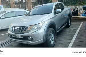 Mitsubishi L200 Double Cab 2.4 181hp 4WD 2016 Silver