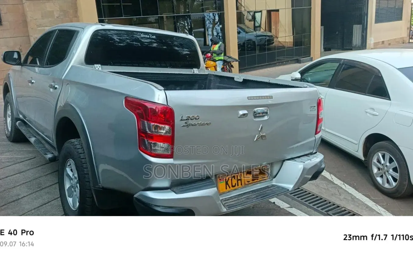 Mitsubishi L200 Double Cab 2.4 181hp 4WD 2016 Silver