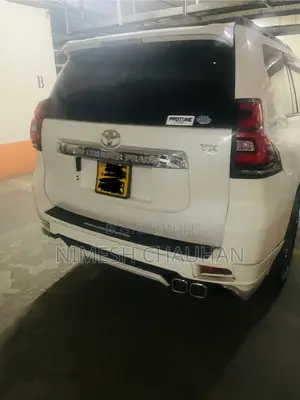 Toyota Land Cruiser 2010 White