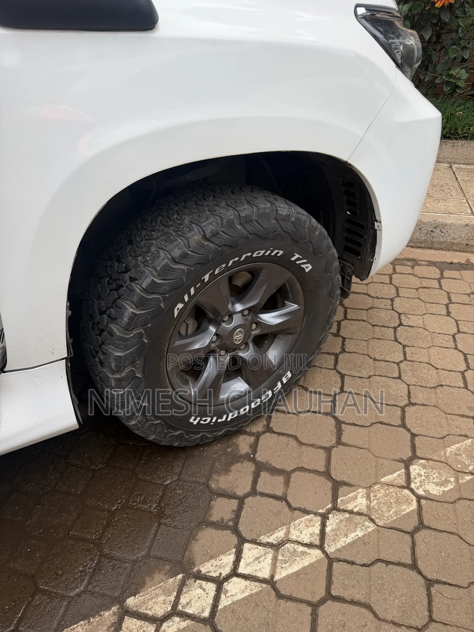 Toyota Land Cruiser 2010 White