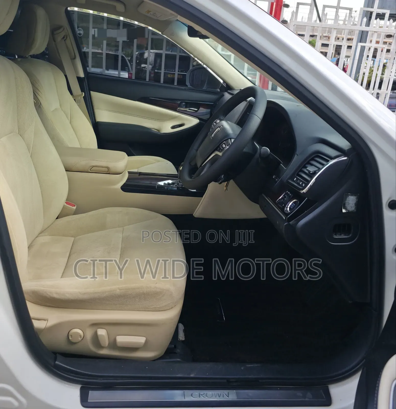 Toyota Crown 2016 White
