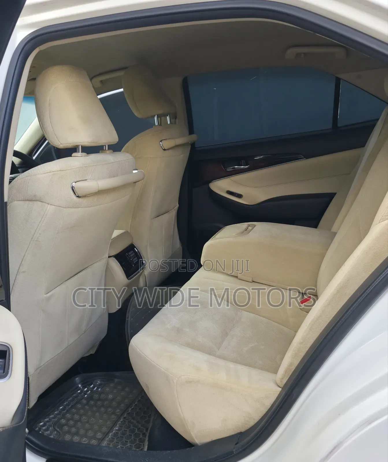 Toyota Crown 2016 White