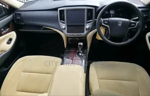 Toyota Crown 2016 White