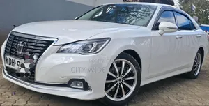 Toyota Crown 2016 White