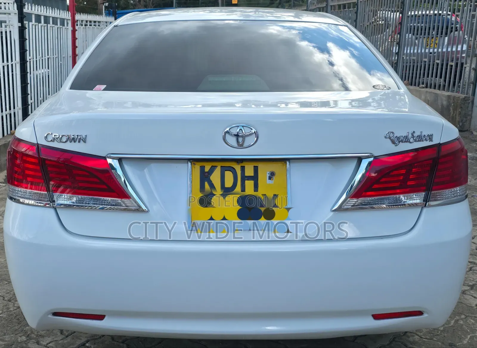 Toyota Crown 2016 White