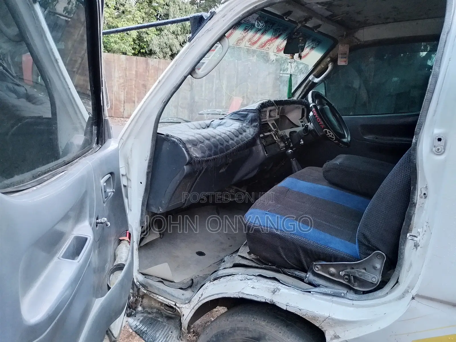 Toyota HiAce 2007 White