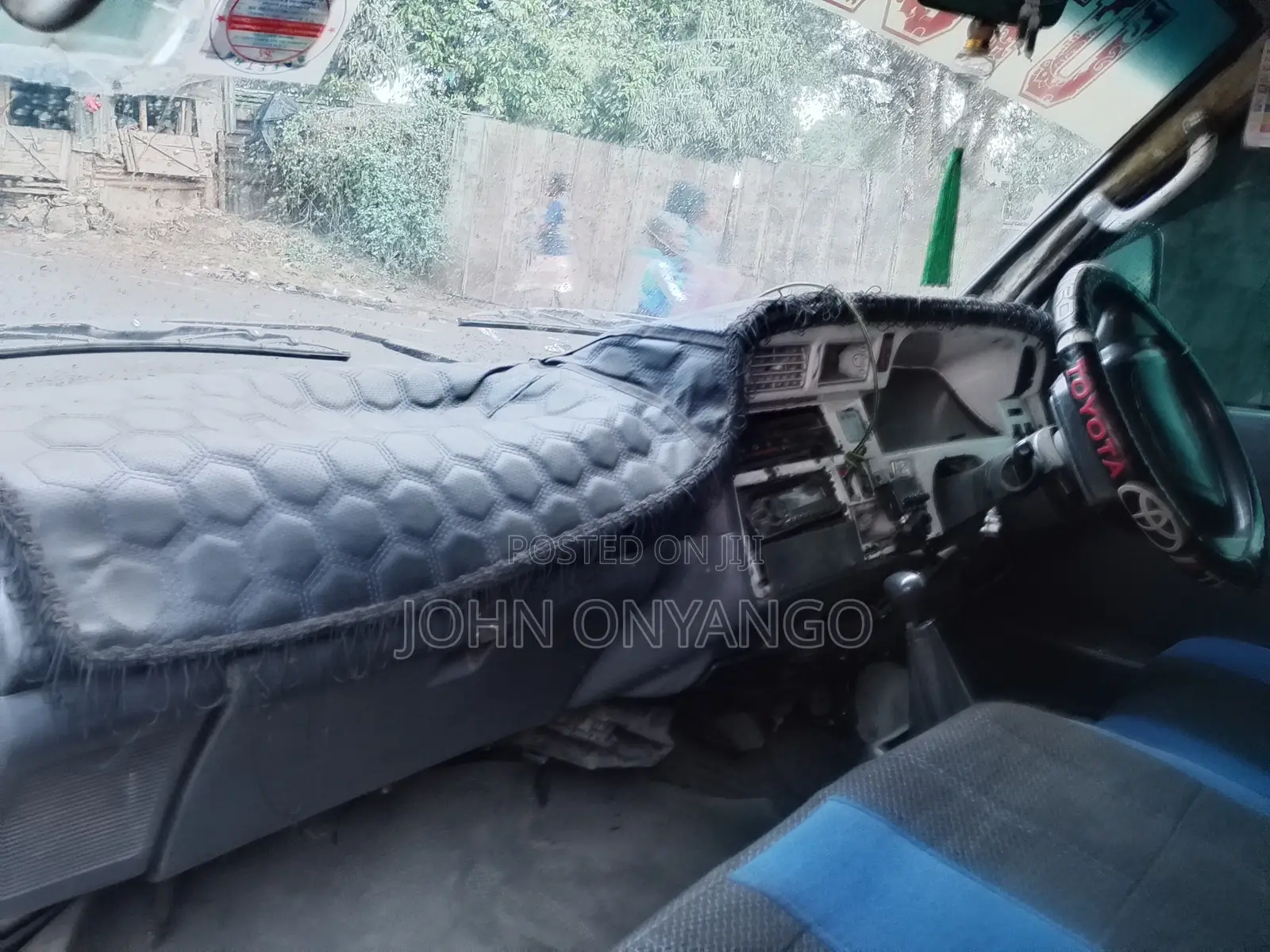 Toyota HiAce 2007 White