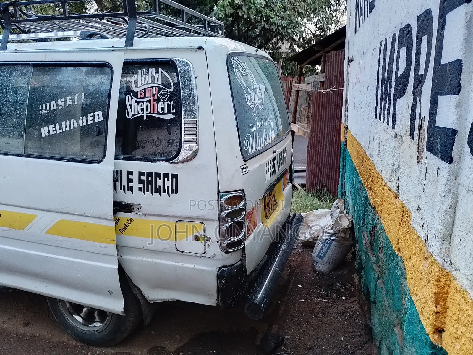 Toyota HiAce 2007 White