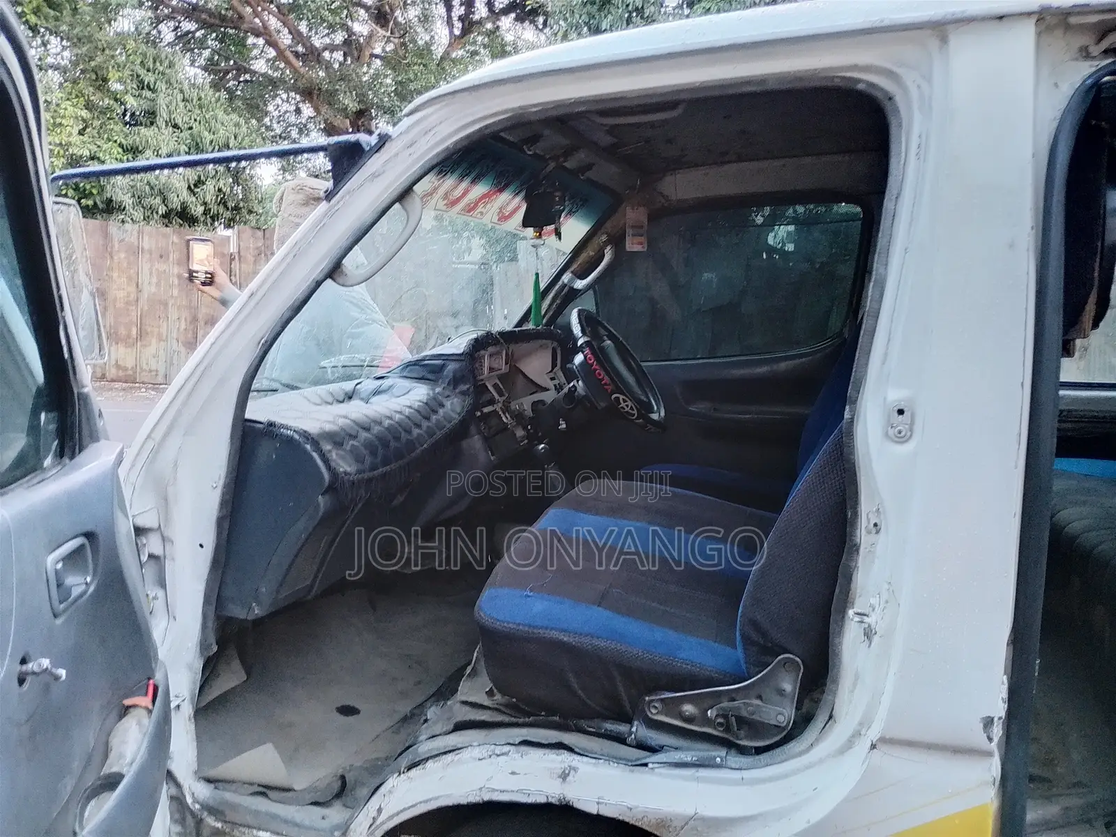 Toyota HiAce 2007 White
