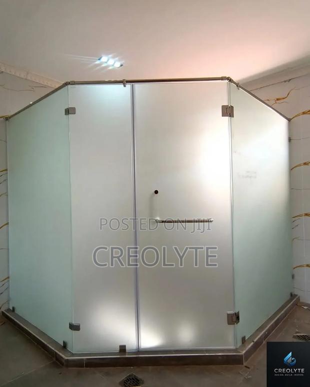 Frameless Frosted Glass Shower Cubicle (Corner / Diamond Shape)