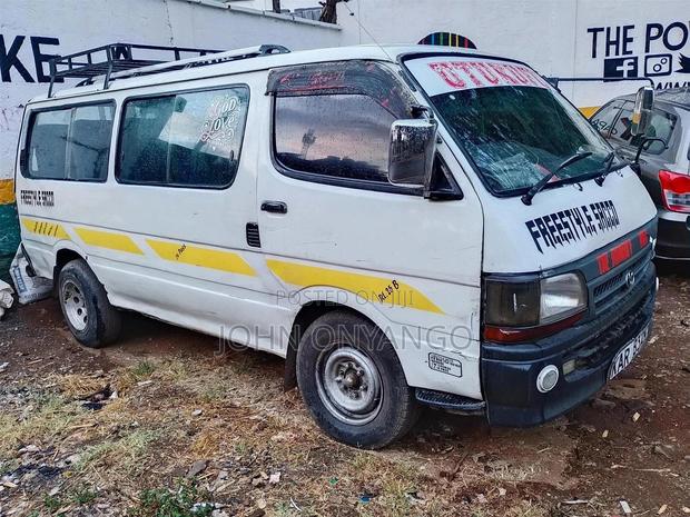 Toyota HiAce 2007 White