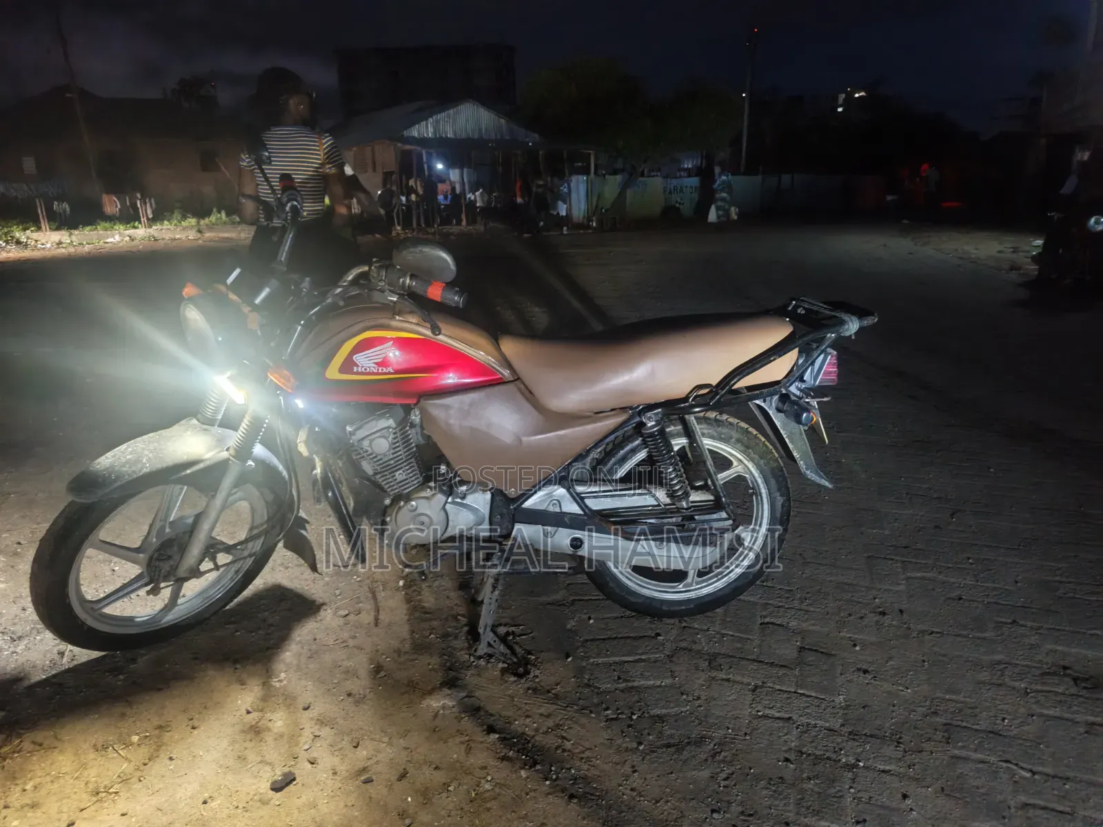 Honda CB 2024 Red