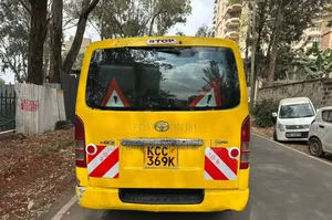 Toyota HiAce 2008 Yellow