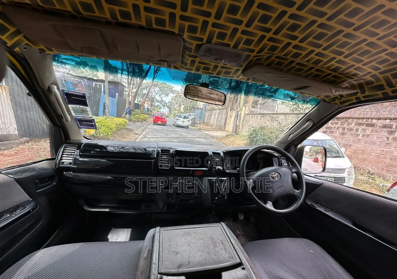 Toyota HiAce 2008 Yellow