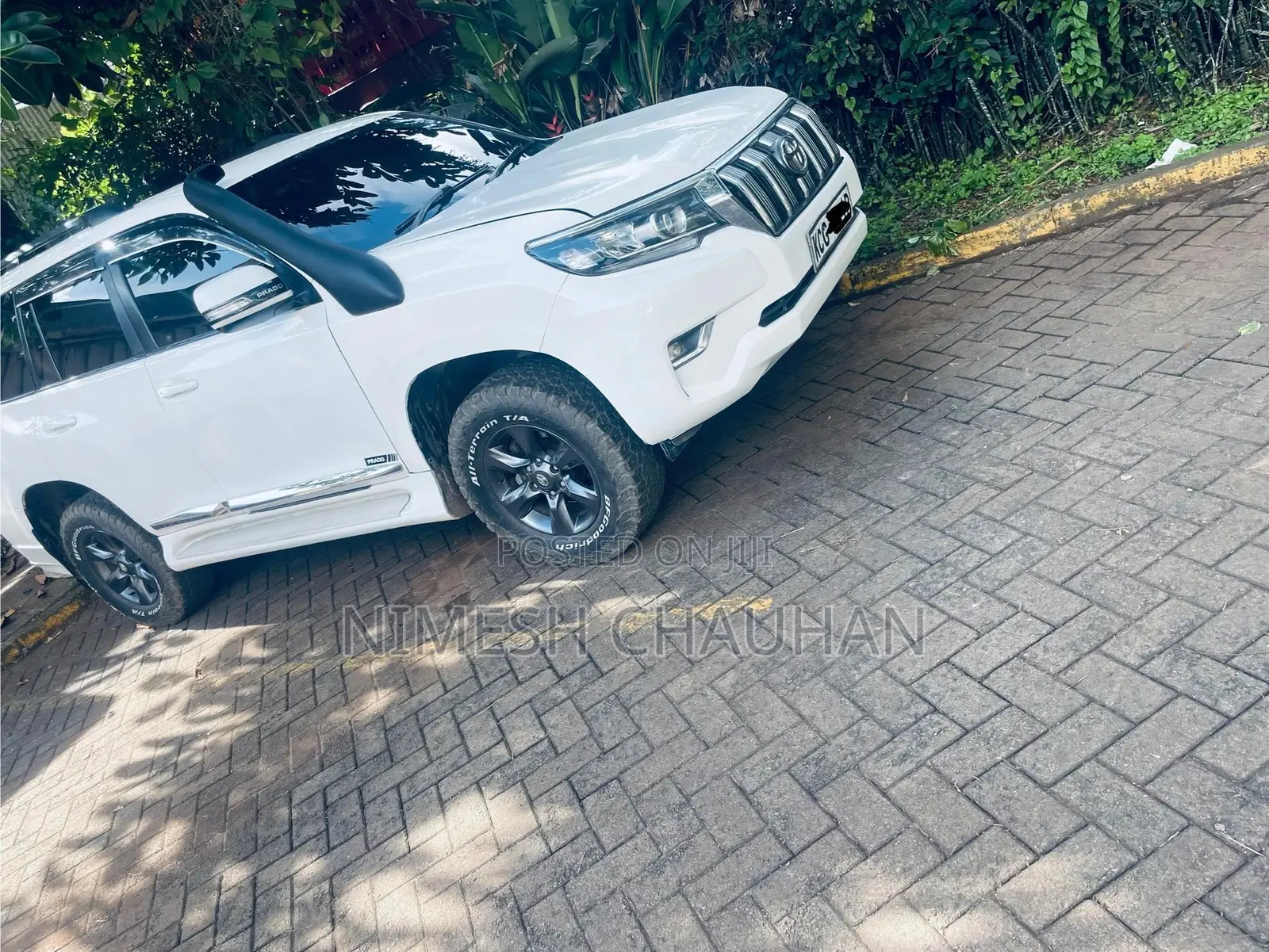 Toyota Land Cruiser 2010 White