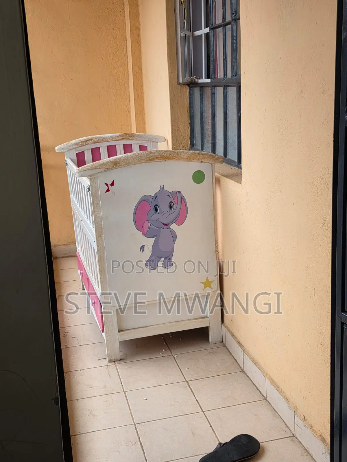 Baby Cot With a Mattress and Net