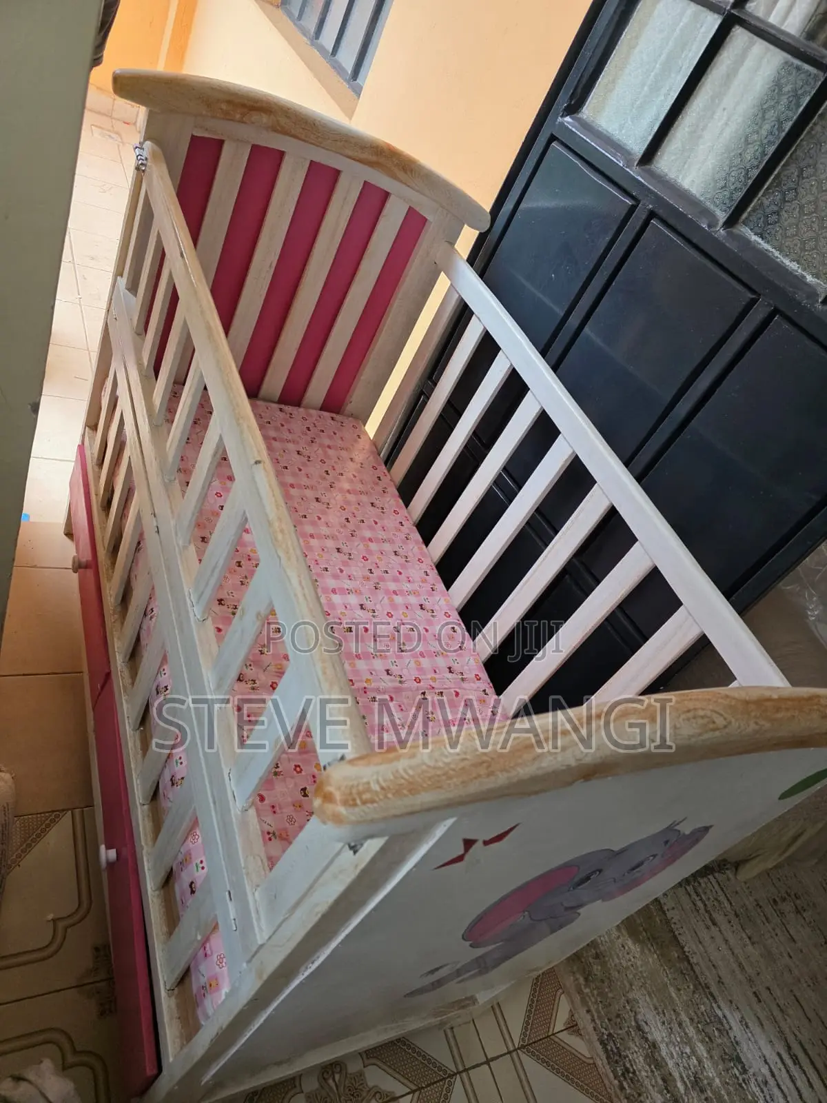 Baby Cot With a Mattress and Net