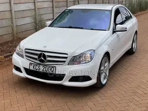 Mercedes-Benz C200 2011 White