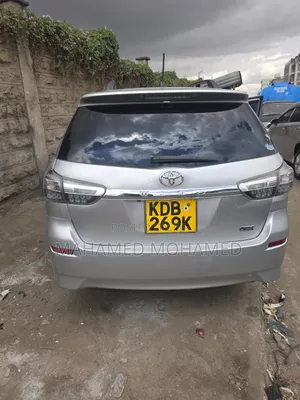 Toyota Wish 2013 Silver