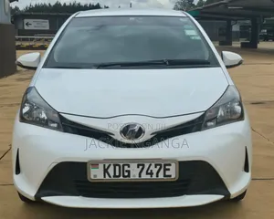 Toyota Vitz 2014 White
