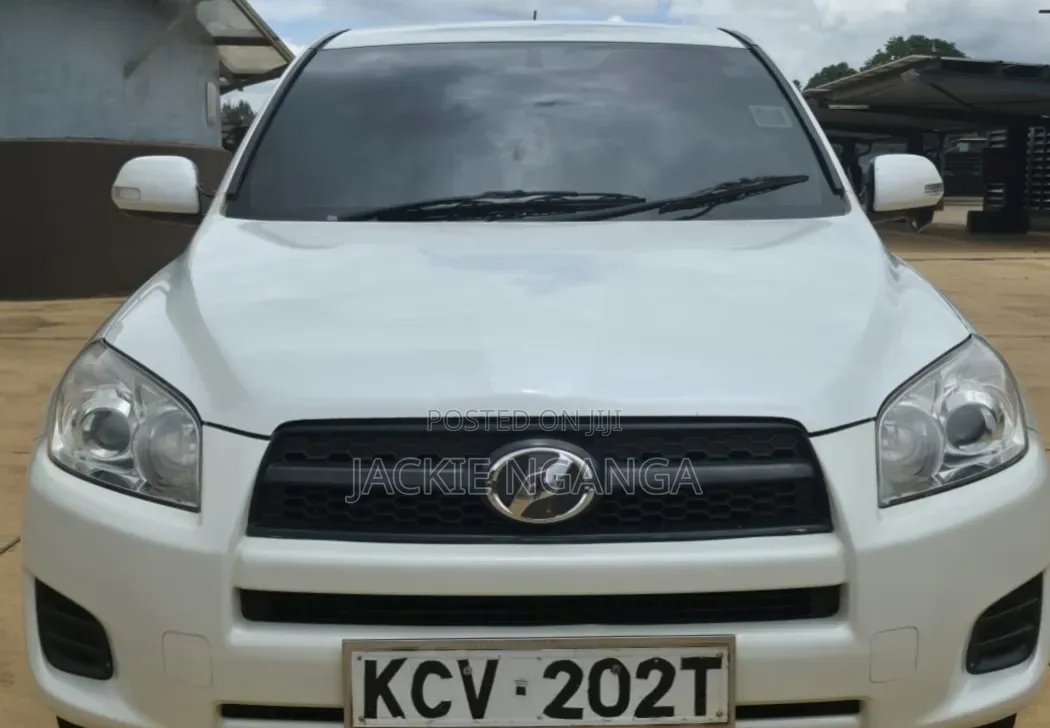 Toyota RAV4 2012 White