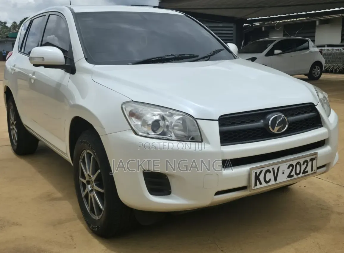 Toyota RAV4 2012 White