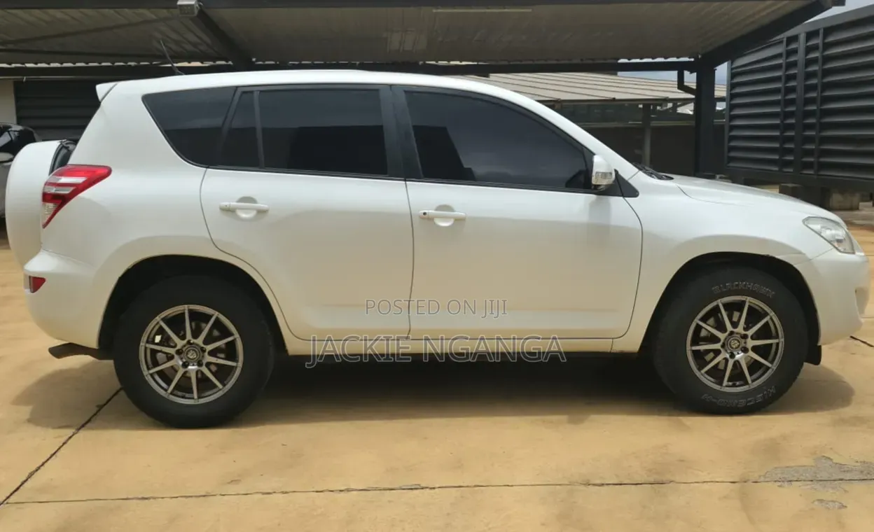 Toyota RAV4 2012 White
