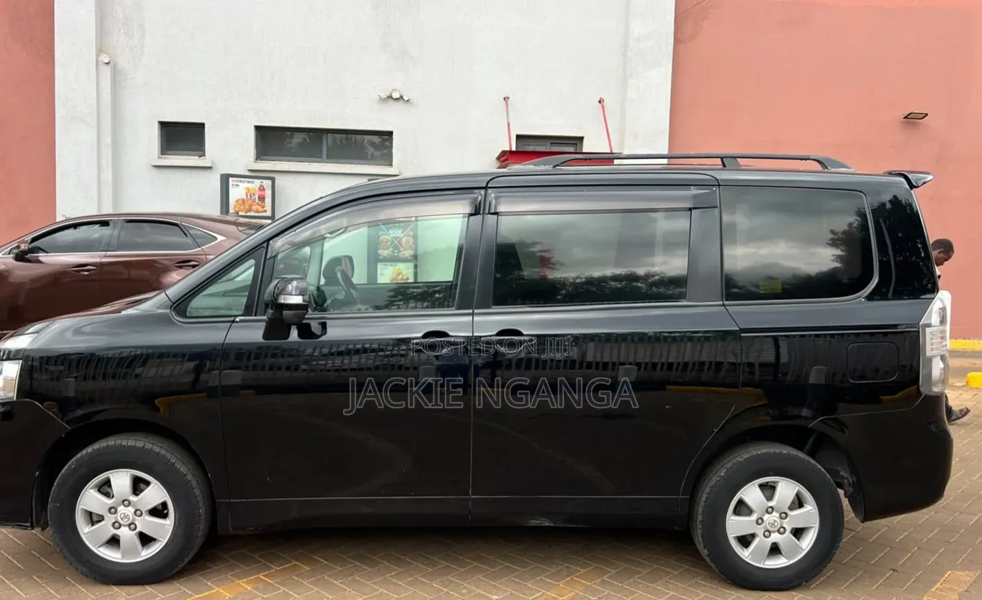 Toyota Noah 2009 Black