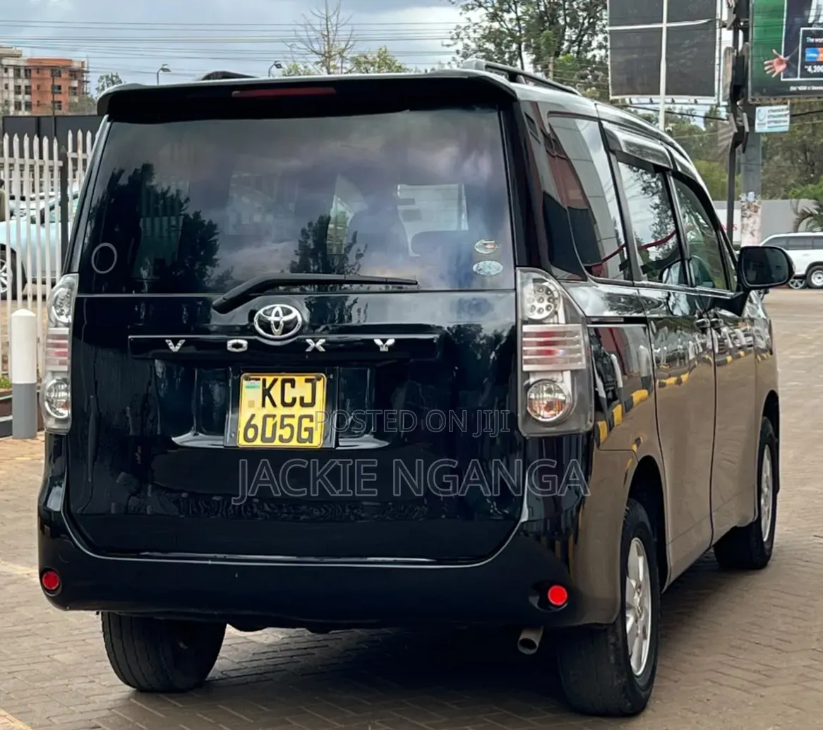 Toyota Noah 2009 Black