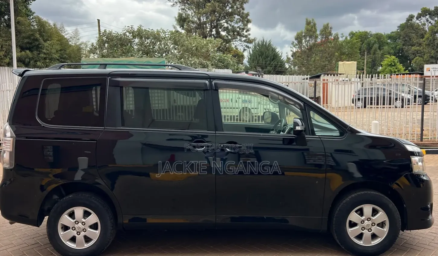 Toyota Noah 2009 Black