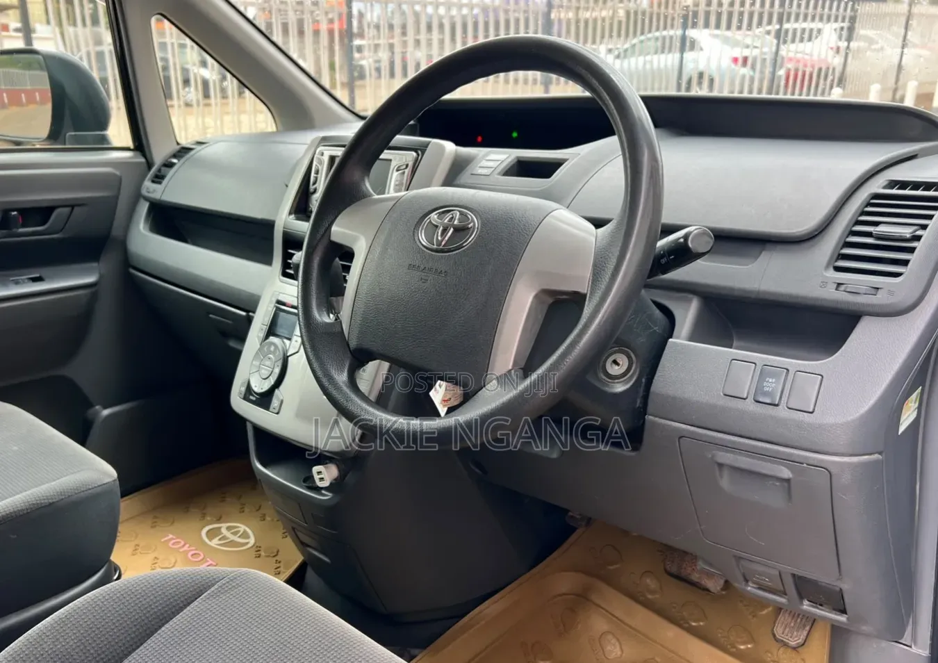Toyota Noah 2009 Black