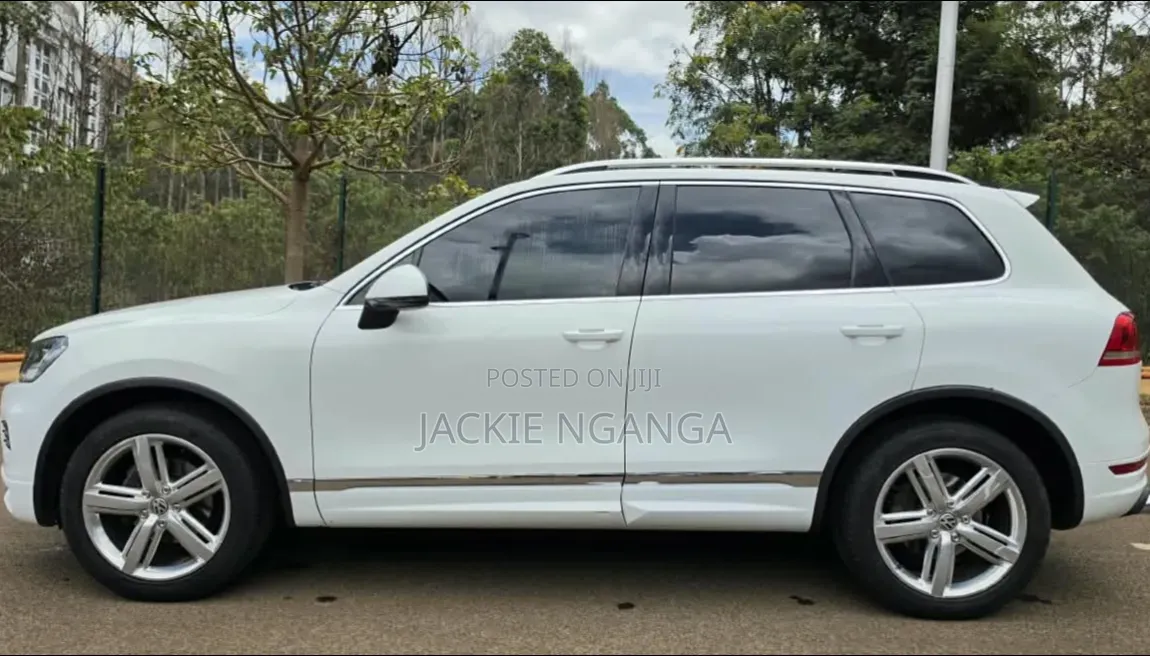 Volkswagen Touareg 2012 White
