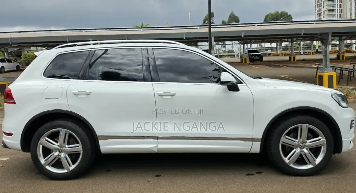 Volkswagen Touareg 2012 White