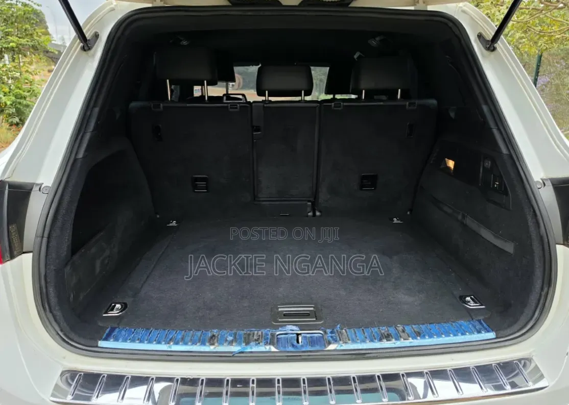 Volkswagen Touareg 2012 White
