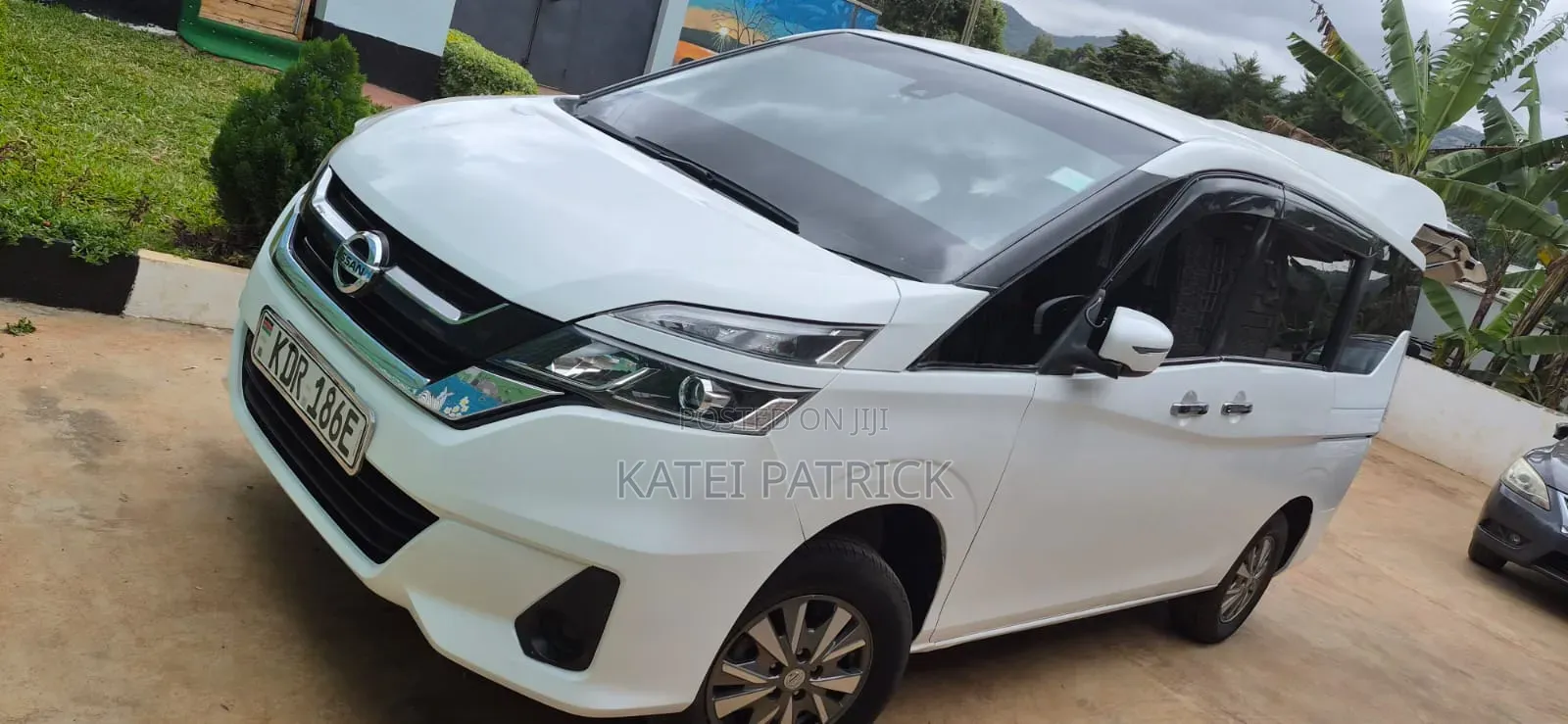 Nissan Serena 2017 White