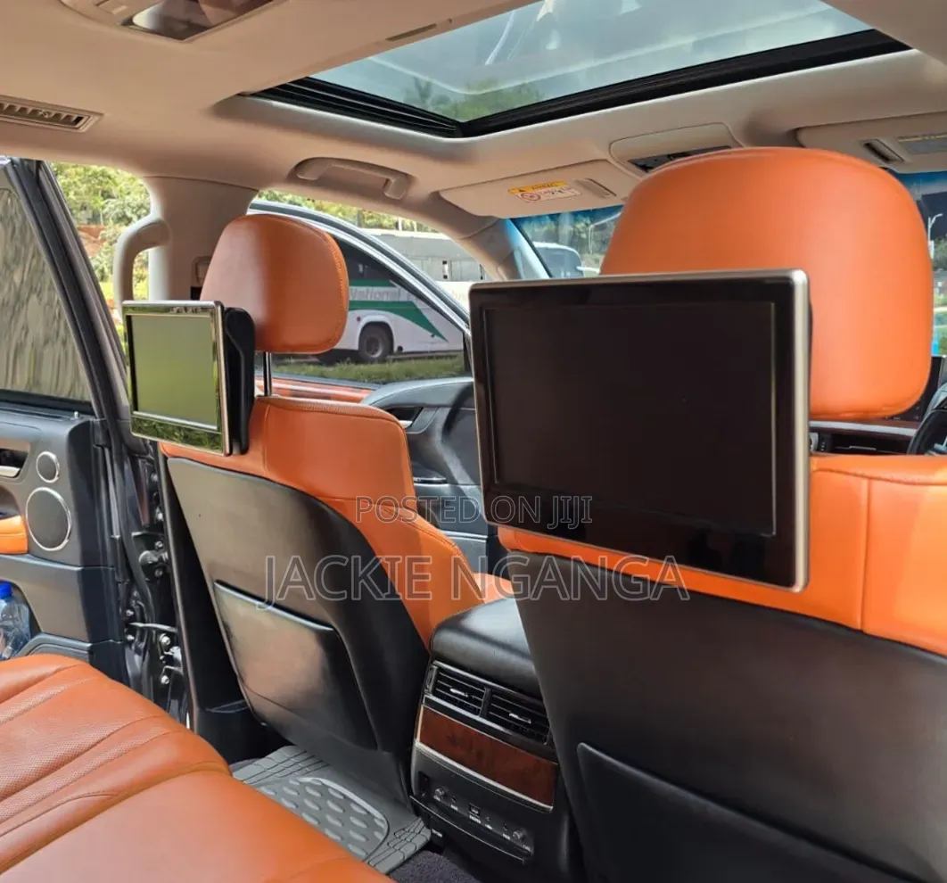 Lexus LX 570 AWD 2016 White