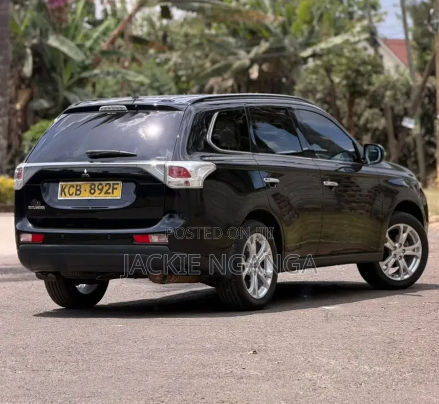 Mitsubishi Outlander 2014 Black