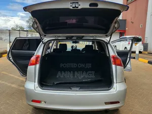 Toyota Caldina 2005 Silver