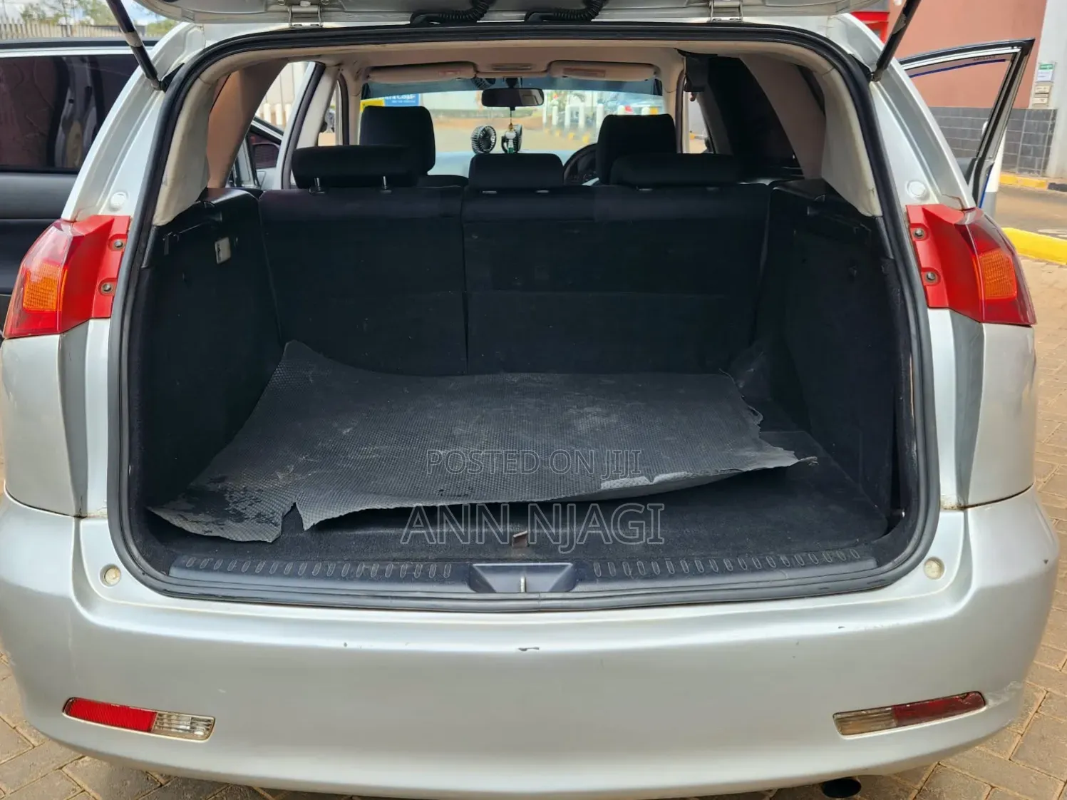 Toyota Caldina 2005 Silver