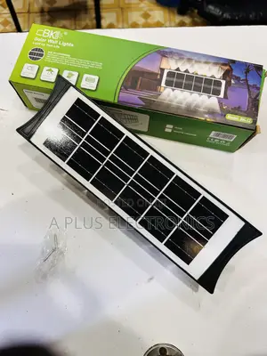 Solar Wall Lamp BK12 – Modern Outdoor Lighting