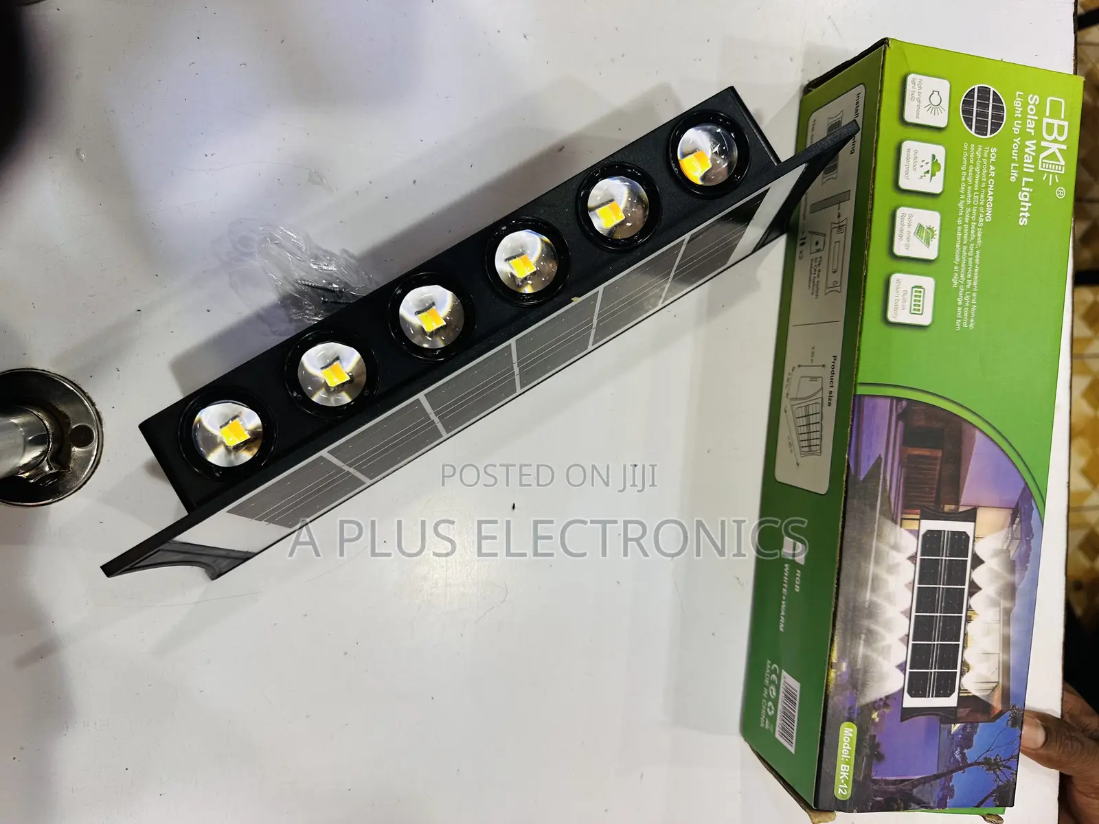 Solar Wall Lamp BK12 – Modern Outdoor Lighting