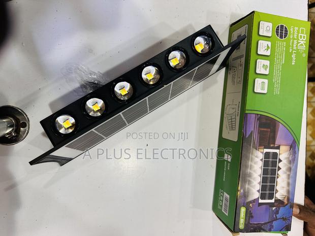 Solar Wall Lamp BK12 – Modern Outdoor Lighting